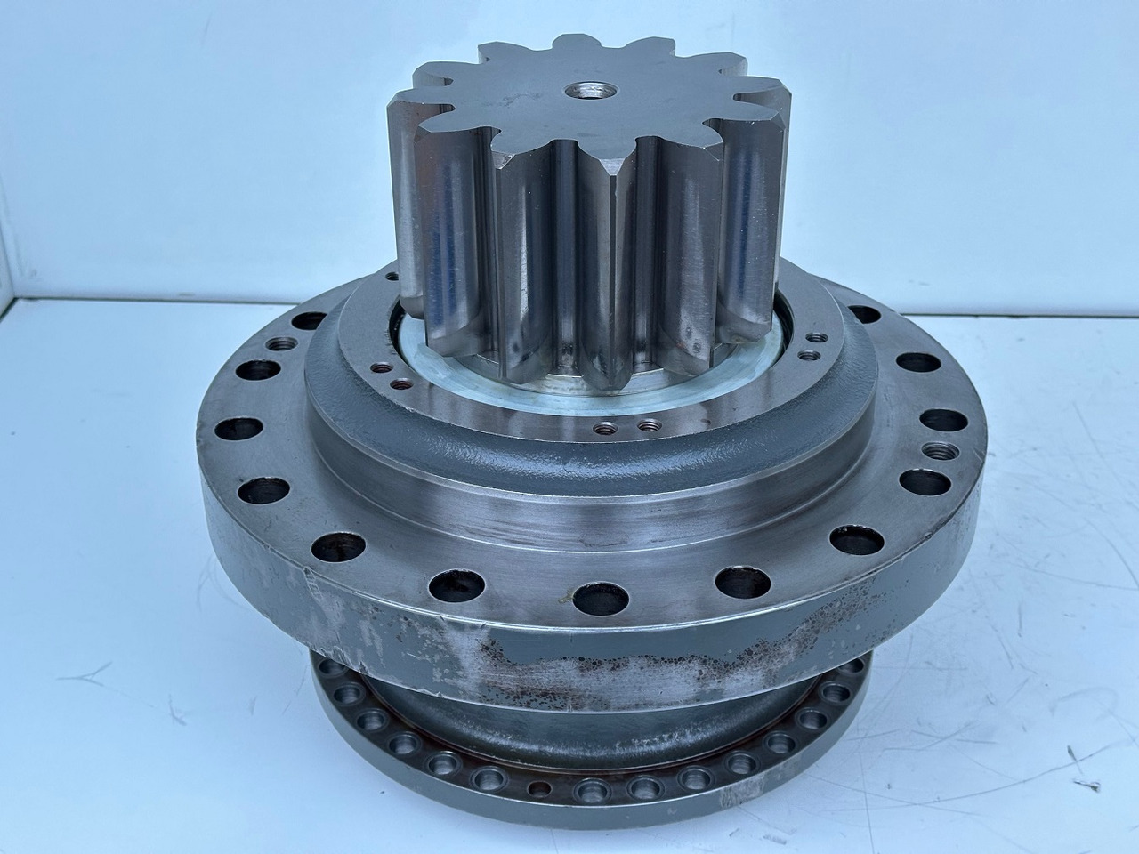 Liebherr Abtriebswellengehäuse ID-Nr.90013701 mit Abtriebswelle ID-Nr.90214087. SAT275A290. R922 LC-1486. R924 LC-1487. #0774#0784# - محرك سوينغ - حفارات زحافة: صور 4 Liebherr Abtriebswellengehäuse ID-Nr.90013701 mit Abtriebswelle ID-Nr.90214087. SAT275A290. R922 LC-1486. R924 LC-1487. #0774#0784# - محرك سوينغ - حفارات زحافة: صور 4