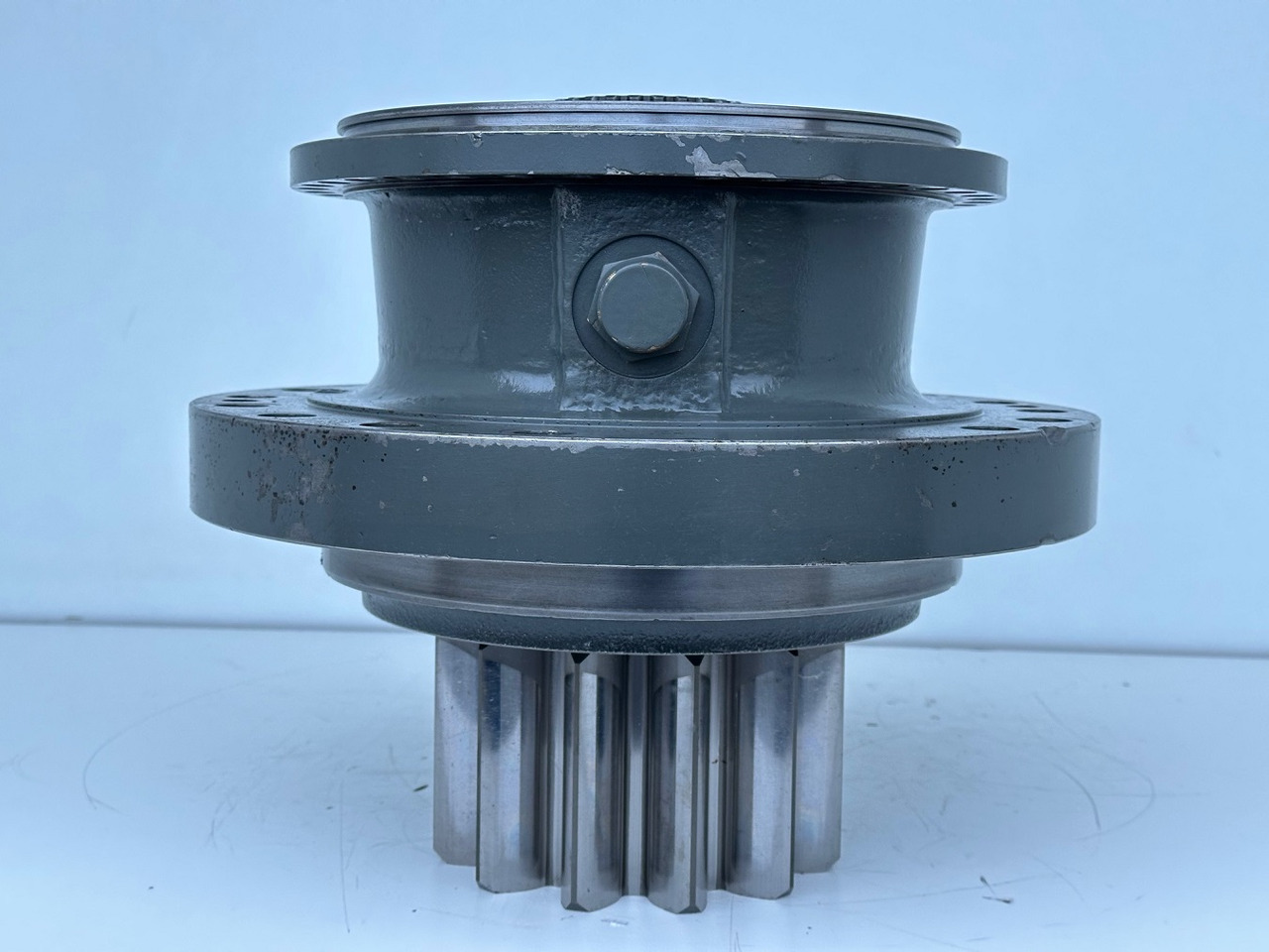 Liebherr Abtriebswellengehäuse ID-Nr.90013701 mit Abtriebswelle ID-Nr.90214087. SAT275A290. R922 LC-1486. R924 LC-1487. #0774#0784# - محرك سوينغ - حفارات زحافة: صور 1 Liebherr Abtriebswellengehäuse ID-Nr.90013701 mit Abtriebswelle ID-Nr.90214087. SAT275A290. R922 LC-1486. R924 LC-1487. #0774#0784# - محرك سوينغ - حفارات زحافة: صور 1