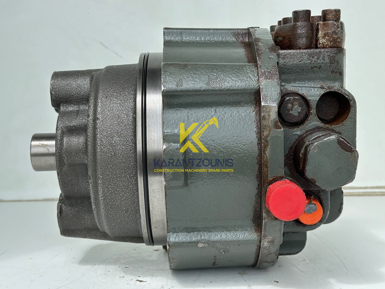 Liebherr Hydraulikeinbaumotor CMVE O 108. ID-Nr.10118562 - ID-Nr.10132610 - ID-Nr.10129048. LOS1916, LOS916, LOS926, R906, R916, R918, R920, R922, R924, R926COMP, R926, R936. #28314# - محرك هيدروليكي - آلات البناء: صور 4 Liebherr Hydraulikeinbaumotor CMVE O 108. ID-Nr.10118562 - ID-Nr.10132610 - ID-Nr.10129048. LOS1916, LOS916, LOS926, R906, R916, R918, R920, R922, R924, R926COMP, R926, R936. #28314# - محرك هيدروليكي - آلات البناء: صور 4