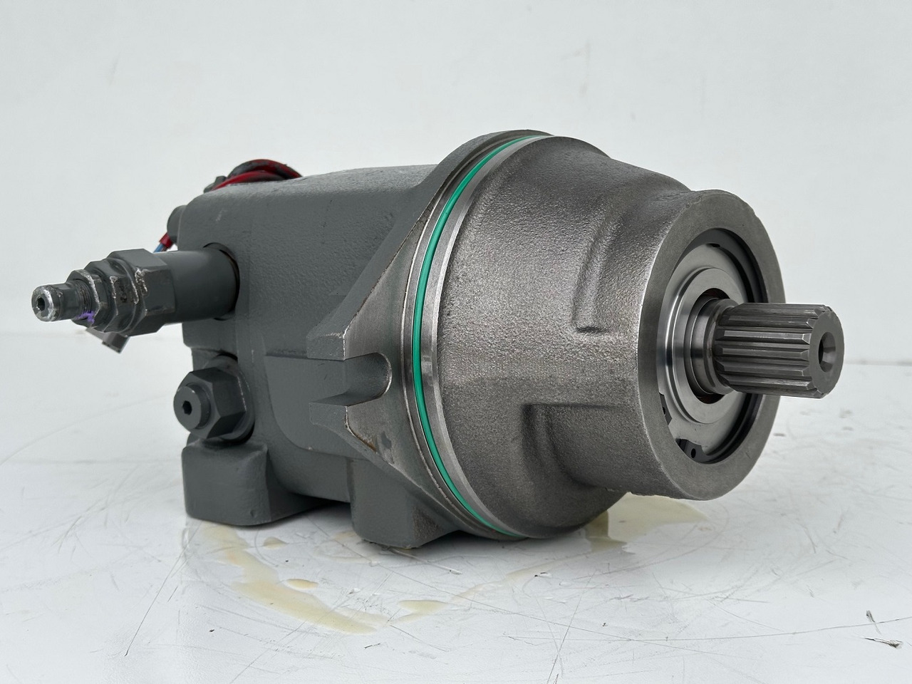 Liebherr Hydraulikeinbaumotor Typ:FMF058. ID-Nr.12483261. SAT275/266. R926 K-LC-1565, R926 K-LC-1827, R930 T-1980. #12483261.00573# - محرك هيدروليكي - حفارات زحافة: صور 4 Liebherr Hydraulikeinbaumotor Typ:FMF058. ID-Nr.12483261. SAT275/266. R926 K-LC-1565, R926 K-LC-1827, R930 T-1980. #12483261.00573# - محرك هيدروليكي - حفارات زحافة: صور 4