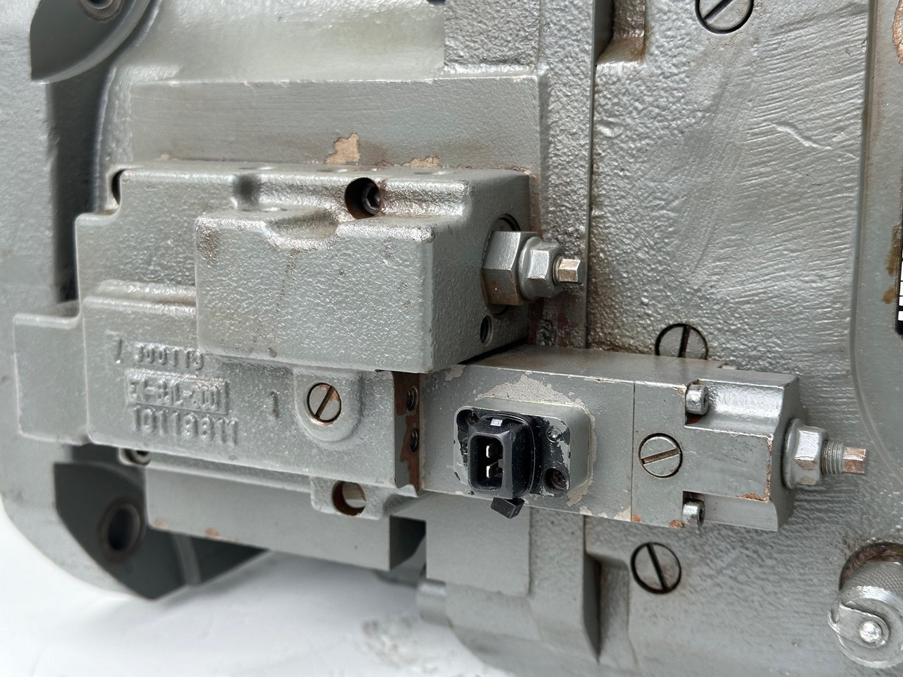 مضخة هيدروليكية - حفارة على عجلات Liebherr Hydraulikverstellpumpe Typ:DPV O 165.   ID-Nr.10120060 - ID-Nr.10144915.   LH120 C-1103, LH120 CG-1103, LH120 M-1102.   #10144915.13342#: صور 16 مضخة هيدروليكية - حفارة على عجلات Liebherr Hydraulikverstellpumpe Typ:DPV O 165.   ID-Nr.10120060 - ID-Nr.10144915.   LH120 C-1103, LH120 CG-1103, LH120 M-1102.   #10144915.13342#: صور 16