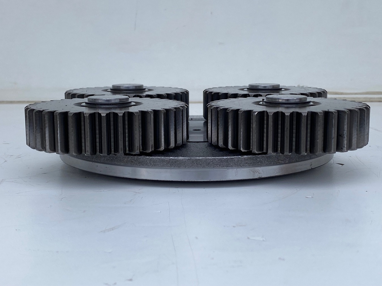 Liebherr Planetenträger ID-Nr.90216230 mit Planetenrad ID-Nr.90216231. R926-1715 - R928-1715 - R930-1716. #PL-PO161# - محرك سوينغ - آلات البناء: صور 3 Liebherr Planetenträger ID-Nr.90216230 mit Planetenrad ID-Nr.90216231. R926-1715 - R928-1715 - R930-1716. #PL-PO161# - محرك سوينغ - آلات البناء: صور 3