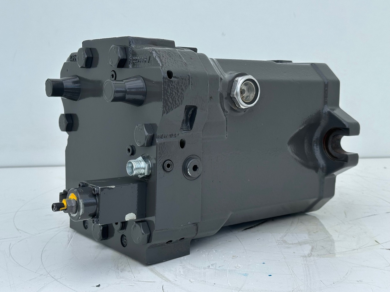 Linde Verstellmotor-Axialkolbenmotor Typ:HMV135-02 2710. #HMV135-02.2710# - محرك هيدروليكي: صور 3 Linde Verstellmotor-Axialkolbenmotor Typ:HMV135-02 2710. #HMV135-02.2710# - محرك هيدروليكي: صور 3