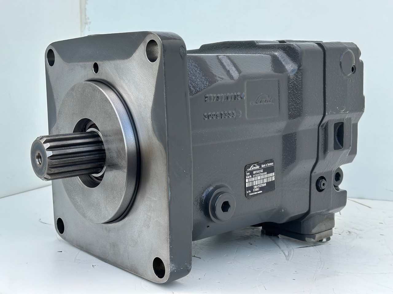 Linde Verstellmotor-Axialkolbenmotor Typ:HMV210-02 2532. #HMV210-02.2532# - محرك هيدروليكي: صور 1 Linde Verstellmotor-Axialkolbenmotor Typ:HMV210-02 2532. #HMV210-02.2532# - محرك هيدروليكي: صور 1