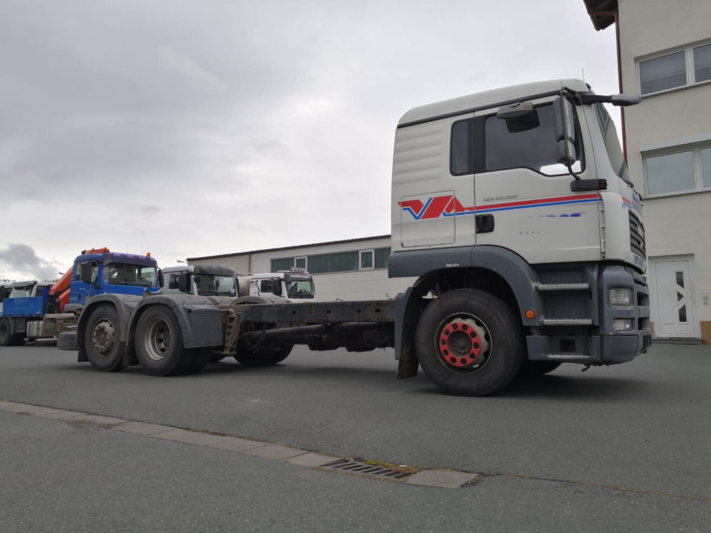 MAN TGA 26.350 6x2 (Nr. 4998) - الشاسيه شاحنة: صور 1 MAN TGA 26.350 6x2 (Nr. 4998) - الشاسيه شاحنة: صور 1