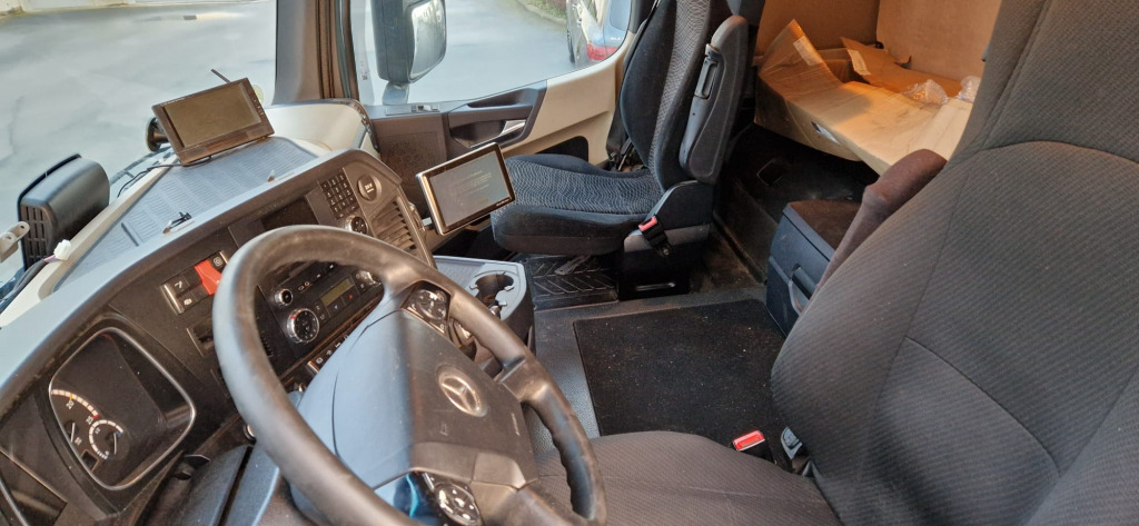 Mercedes Benz Actros 1842 4x2 (Nr. 5952) - شاحنة جرار: صور 4 Mercedes Benz Actros 1842 4x2 (Nr. 5952) - شاحنة جرار: صور 4