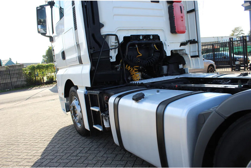 شاحنة جرار MAN TGX 18.460 * RETARDER * EURO6 * 4X2 * 2 BIG TANK *: صور 15