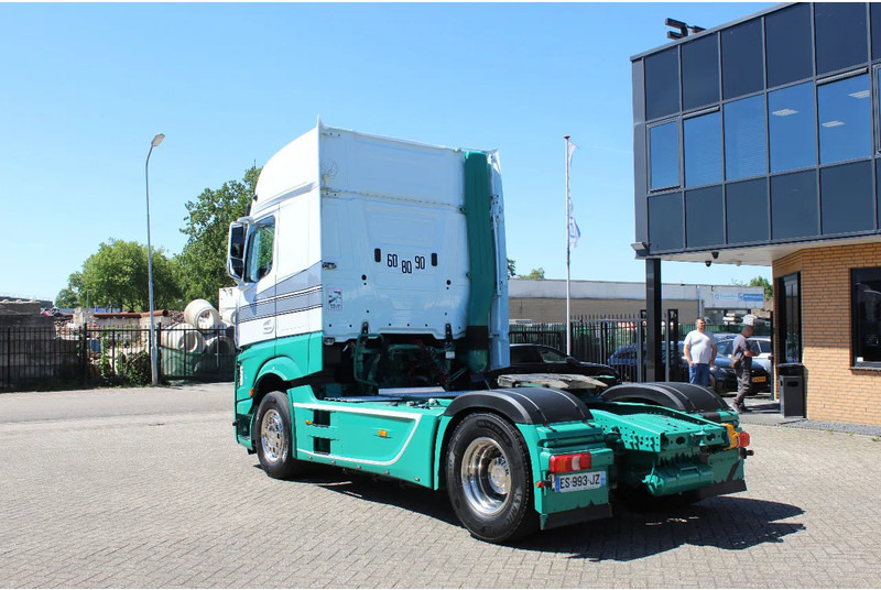Mercedes-Benz Actros 1845 * EURO6 * 4X2 * 2 TANK * - شاحنة جرار: صور 3 Mercedes-Benz Actros 1845 * EURO6 * 4X2 * 2 TANK * - شاحنة جرار: صور 3
