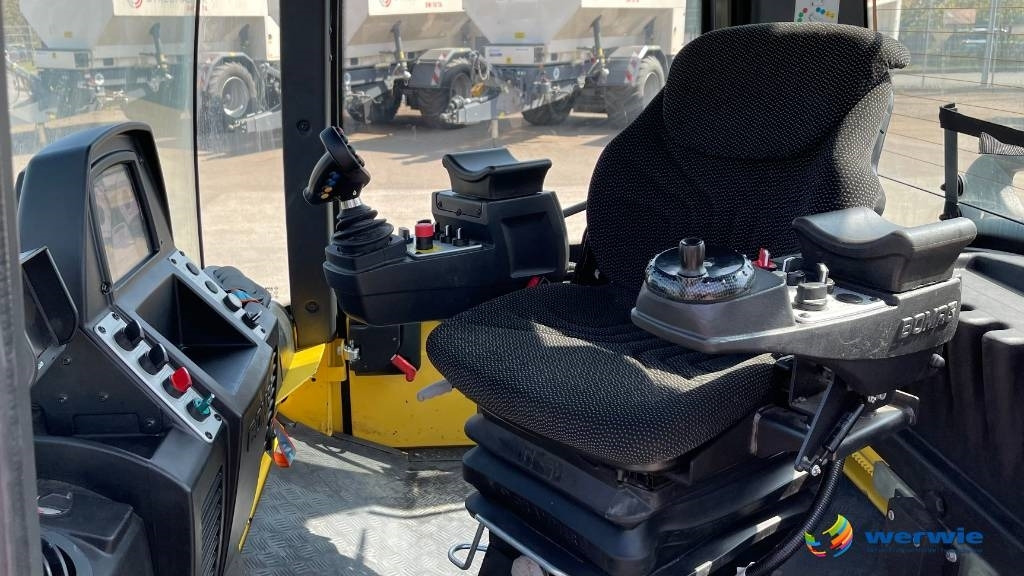 Bomag BW 174 AP-4V  إيجار Bomag BW 174 AP-4V: صور 19