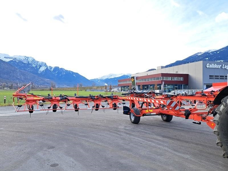 Kuhn Giroheuer GF 13003 T - لمّامَة القش: صور 1 Kuhn Giroheuer GF 13003 T - لمّامَة القش: صور 1