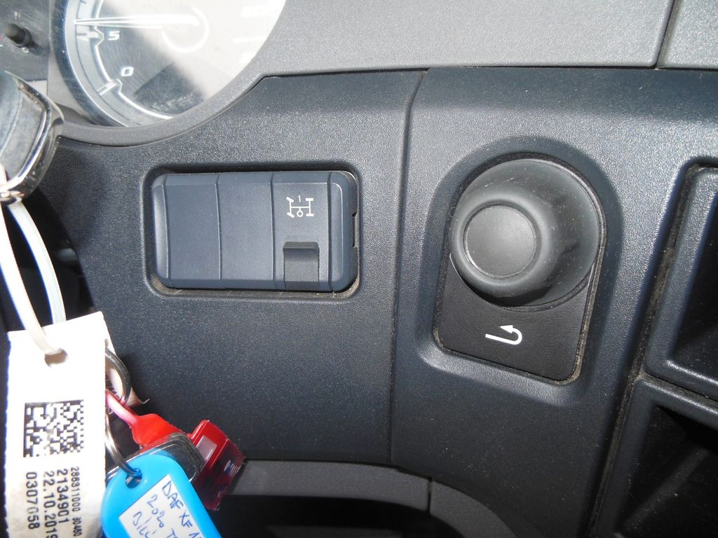 شاحنة جرار DAF XF 106.530 SSC, HYDRAULIK, STAND KLIMA, TOP DAF XF 106.530 SSC, HYDRAULIK, STAND KLIMA, TOP: صور 15 شاحنة جرار DAF XF 106.530 SSC, HYDRAULIK, STAND KLIMA, TOP DAF XF 106.530 SSC, HYDRAULIK, STAND KLIMA, TOP: صور 15