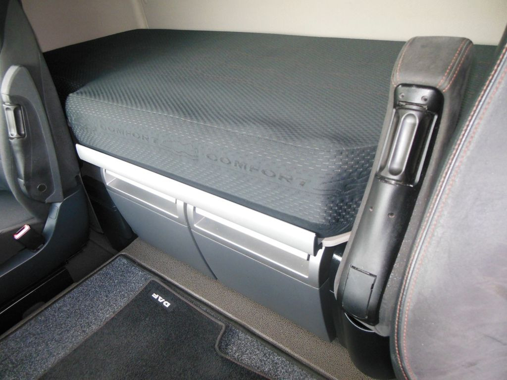 شاحنة جرار DAF XF 106.530 SSC, HYDRAULIK, STAND KLIMA, TOP DAF XF 106.530 SSC, HYDRAULIK, STAND KLIMA, TOP: صور 11 شاحنة جرار DAF XF 106.530 SSC, HYDRAULIK, STAND KLIMA, TOP DAF XF 106.530 SSC, HYDRAULIK, STAND KLIMA, TOP: صور 11