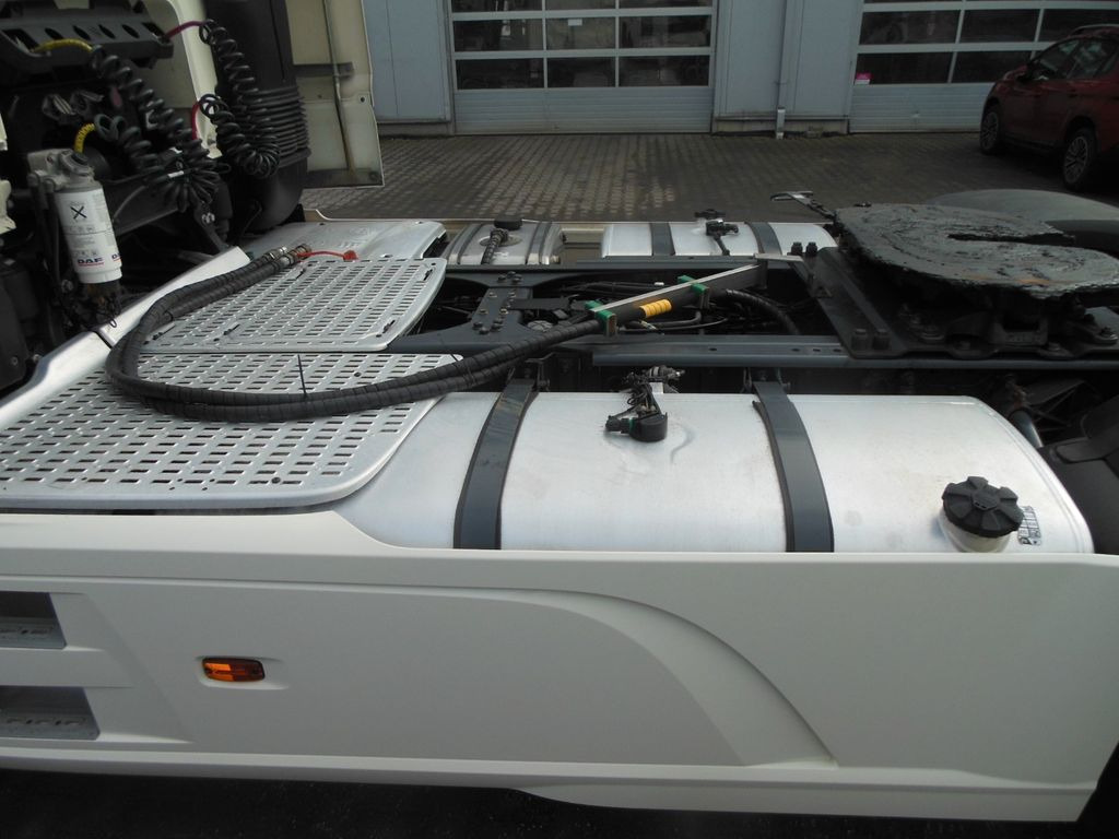 شاحنة جرار DAF XF 106.530 SSC, HYDRAULIK, STAND KLIMA, TOP DAF XF 106.530 SSC, HYDRAULIK, STAND KLIMA, TOP: صور 8 شاحنة جرار DAF XF 106.530 SSC, HYDRAULIK, STAND KLIMA, TOP DAF XF 106.530 SSC, HYDRAULIK, STAND KLIMA, TOP: صور 8