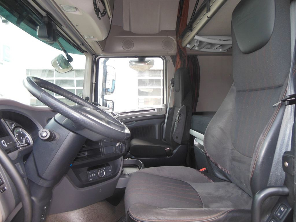 شاحنة جرار DAF XF 106.530 SSC, HYDRAULIK, STAND KLIMA, TOP DAF XF 106.530 SSC, HYDRAULIK, STAND KLIMA, TOP: صور 12 شاحنة جرار DAF XF 106.530 SSC, HYDRAULIK, STAND KLIMA, TOP DAF XF 106.530 SSC, HYDRAULIK, STAND KLIMA, TOP: صور 12