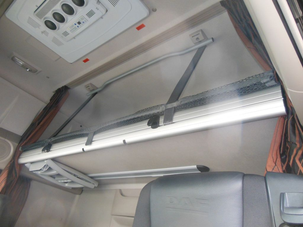 شاحنة جرار DAF XF 106.530 SSC, HYDRAULIK, STAND KLIMA, TOP DAF XF 106.530 SSC, HYDRAULIK, STAND KLIMA, TOP: صور 10 شاحنة جرار DAF XF 106.530 SSC, HYDRAULIK, STAND KLIMA, TOP DAF XF 106.530 SSC, HYDRAULIK, STAND KLIMA, TOP: صور 10