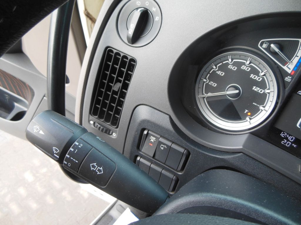 Interior photo 1: شاحنة جرار DAF XF 106.530 SSC, HYDRAULIK, STAND KLIMA, TOP DAF XF 106.530 SSC, HYDRAULIK, STAND KLIMA, TOP Interior photo 1: شاحنة جرار DAF XF 106.530 SSC, HYDRAULIK, STAND KLIMA, TOP DAF XF 106.530 SSC, HYDRAULIK, STAND KLIMA, TOP