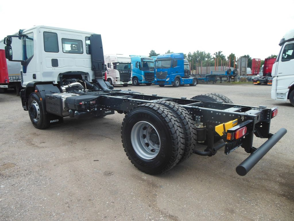 Iveco EUROCARGO ML 180E28/P, PTO - الشاسيه شاحنة: صور 4 Iveco EUROCARGO ML 180E28/P, PTO - الشاسيه شاحنة: صور 4