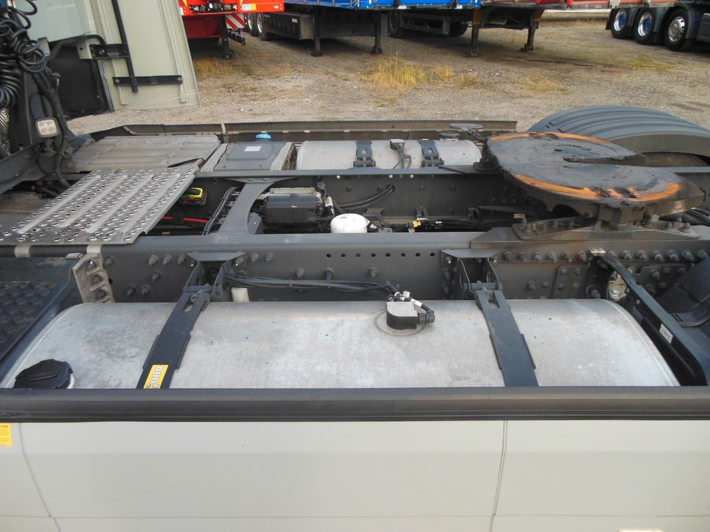 Volvo FH 13/460 TURBO COMPOUND,I-SAVE,I-PARK COOL,TOP - شاحنة جرار: صور 5 Volvo FH 13/460 TURBO COMPOUND,I-SAVE,I-PARK COOL,TOP - شاحنة جرار: صور 5