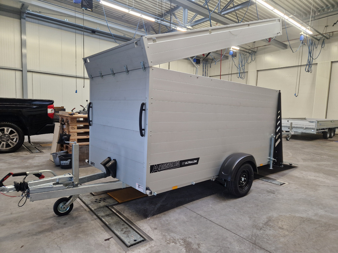 ALUBOXX Deckelanhänger GTB 1500 VT3 Ultra Low 301x151x153cm LED black deal Modell 2025 - مقطورة دراجة نارية: صور 1 ALUBOXX Deckelanhänger GTB 1500 VT3 Ultra Low 301x151x153cm LED black deal Modell 2025 - مقطورة دراجة نارية: صور 1