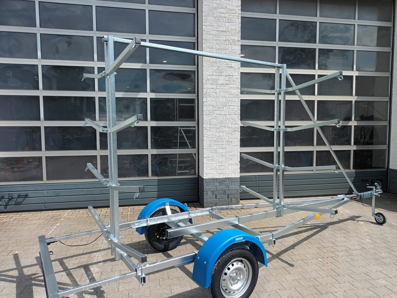 Bootsanhänger Boattrailer Neptun NAVY N7-17 KY Kanu Kajak SUP Board Gestell 750kg Modell 2024 - مقطورة القارب: صور 2 Bootsanhänger Boattrailer Neptun NAVY N7-17 KY Kanu Kajak SUP Board Gestell 750kg Modell 2024 - مقطورة القارب: صور 2