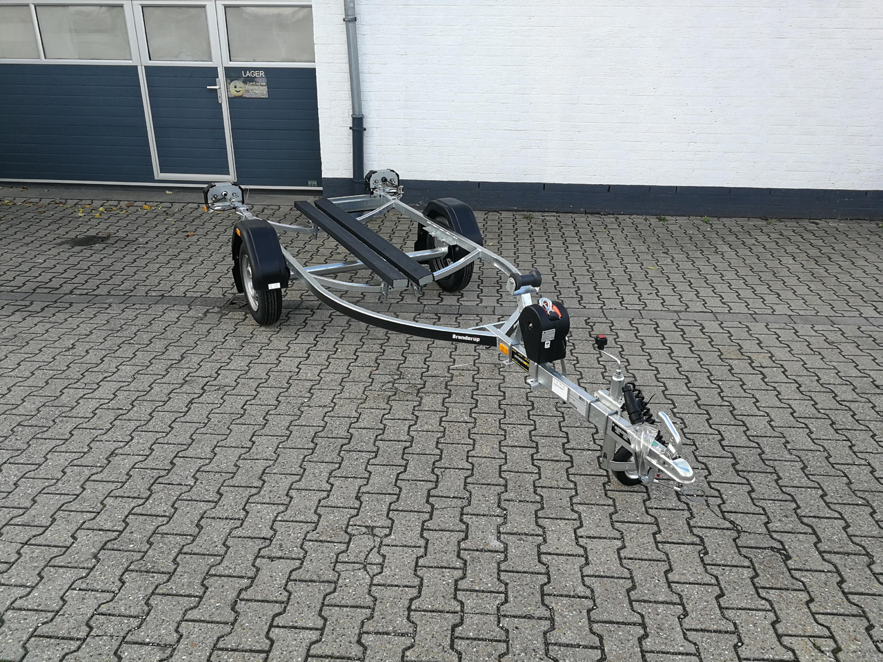 Brenderup Boot Jetski Trailer 8815UB PWC10750UBRX Langauflagen Seilwinde ( Gurtband) 750kg 311367 - مقطورة القارب: صور 3 Brenderup Boot Jetski Trailer 8815UB PWC10750UBRX Langauflagen Seilwinde ( Gurtband) 750kg 311367 - مقطورة القارب: صور 3