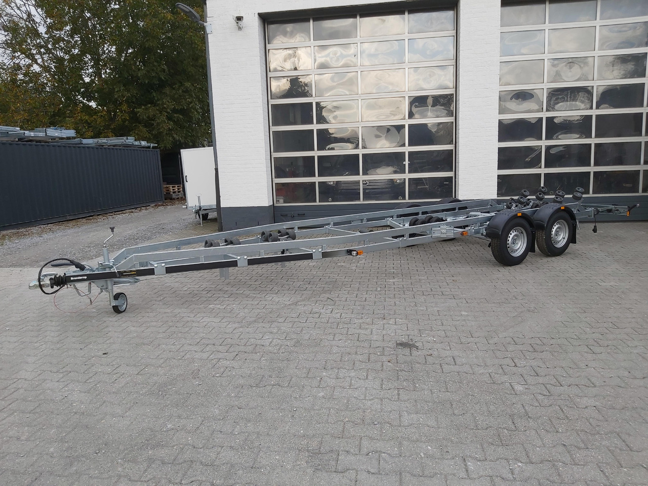 Brenderup Bootstrailer 26300TB SR X-Line bis 7,8 26 Fuß Superrollen Windenstand 3000kg Abverkauf - مقطورة القارب: صور 1 Brenderup Bootstrailer 26300TB SR X-Line bis 7,8 26 Fuß Superrollen Windenstand 3000kg Abverkauf - مقطورة القارب: صور 1