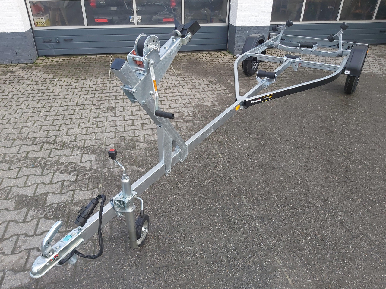 Brenderup Bootstrailer 750L UB Premium 180750UBL 750kg Winde 311959 Januar Online Aktion - مقطورة القارب: صور 3 Brenderup Bootstrailer 750L UB Premium 180750UBL 750kg Winde 311959 Januar Online Aktion - مقطورة القارب: صور 3