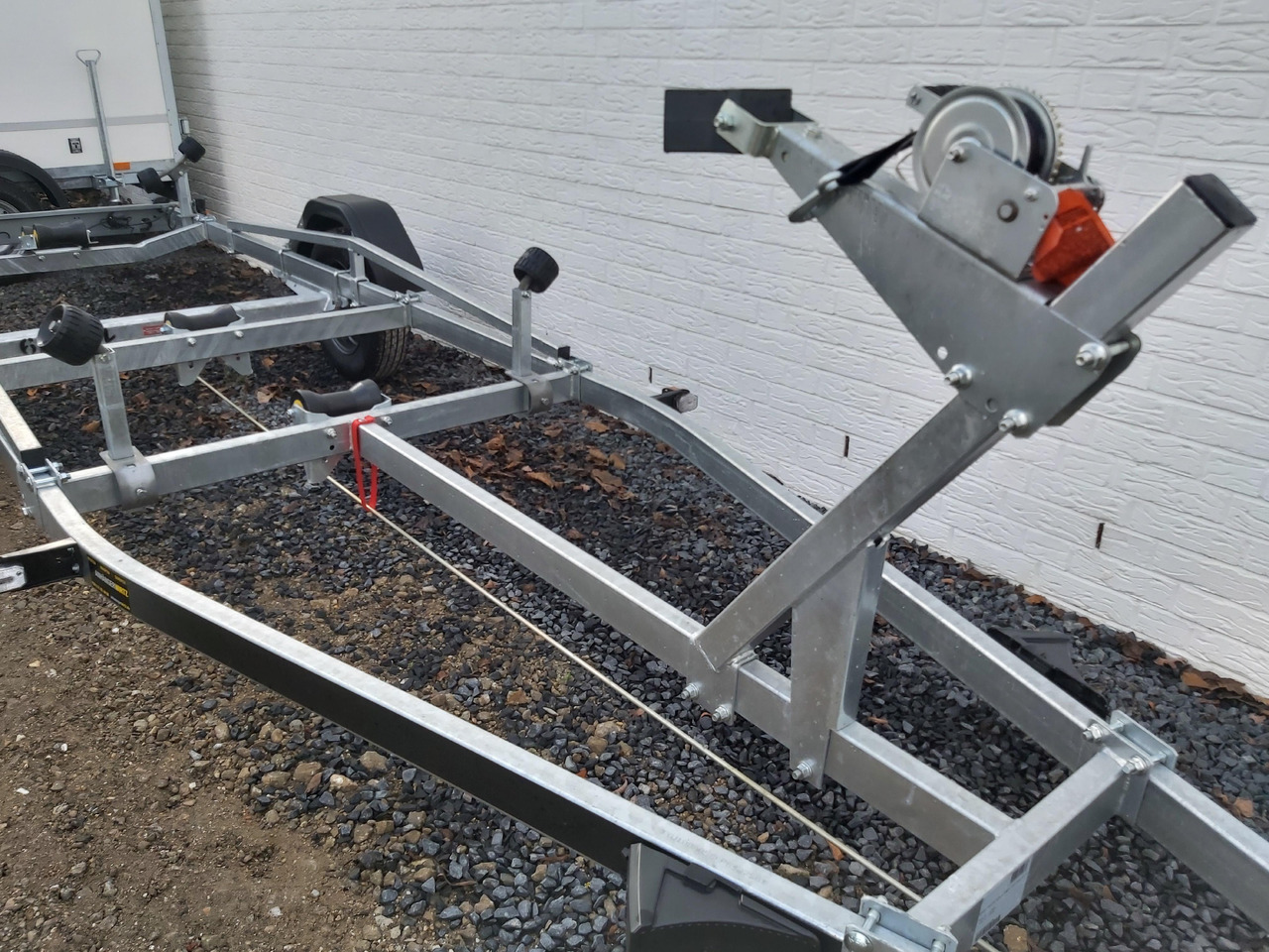Brenderup Bootstrailer Premium 201300B SR mit Rollen Boote bis 600cm 1300kg Modell 2024 311967 - مقطورة القارب: صور 4 Brenderup Bootstrailer Premium 201300B SR mit Rollen Boote bis 600cm 1300kg Modell 2024 311967 - مقطورة القارب: صور 4