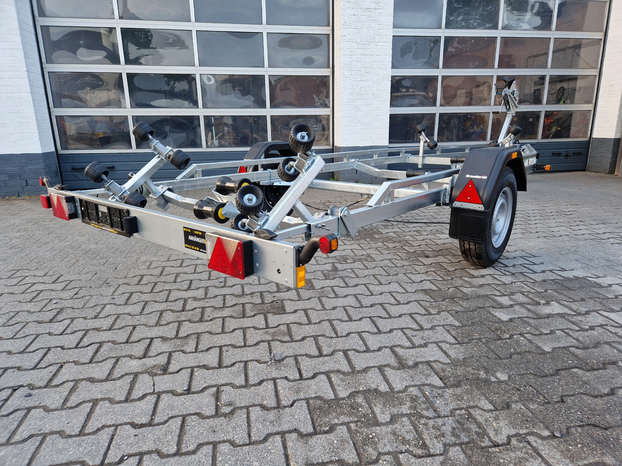 Brenderup Bootstrailer Premium 221800 B SR 1800 Superrollen Winde Boote bis 640cm 1800kg 312267 - مقطورة القارب: صور 5 Brenderup Bootstrailer Premium 221800 B SR 1800 Superrollen Winde Boote bis 640cm 1800kg 312267 - مقطورة القارب: صور 5