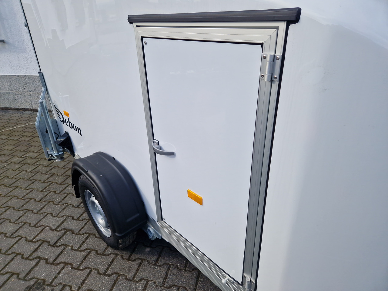 بصندوق مغلق مقطورة Debon Cargo 1300 300x152x168cm white Seitentür Pullman II 100km/H 1300kg Modell 2025: صور 11
