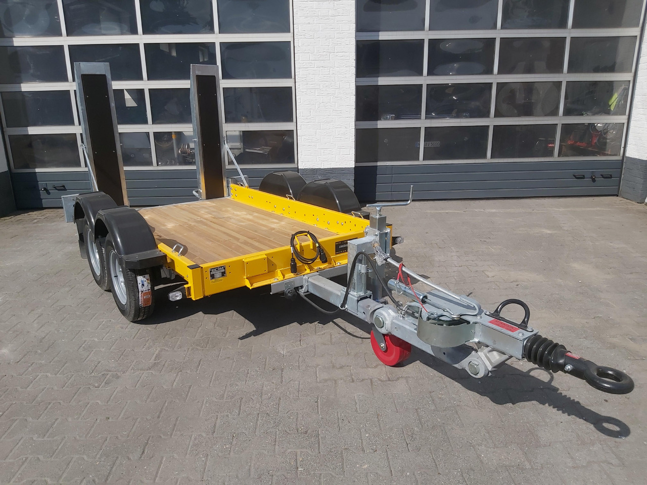 مقطورة لنقل المعدات Maschinentransporter BUILDER HVD 2500 250x139x16cm Rampen höhenverstellbare Deichsel (S) 2500kg Nato: صور 11