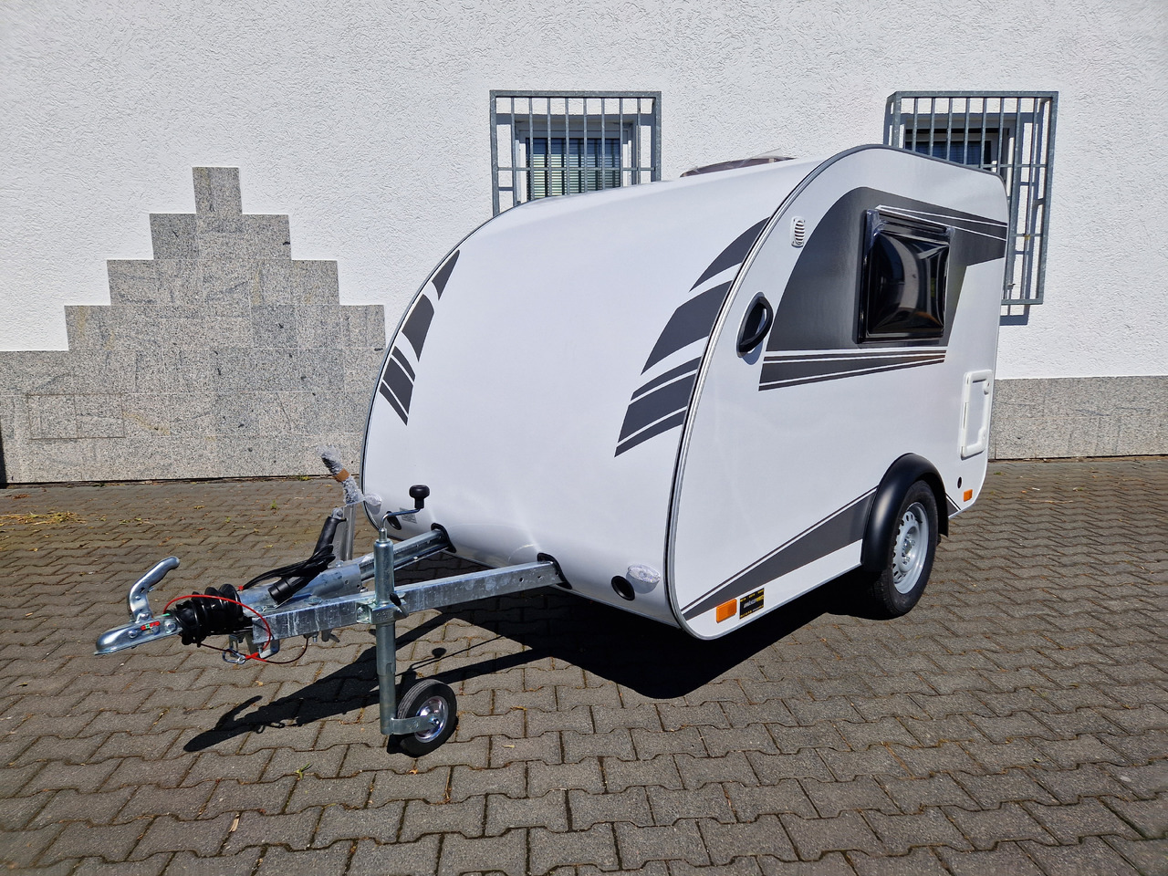 كرفان سحب Mini Camper Mini Tommy TMC25 252x140x121cm aero V1 Küche 12V/230V 100km/H 750kg gebremst Modell 24: صور 20