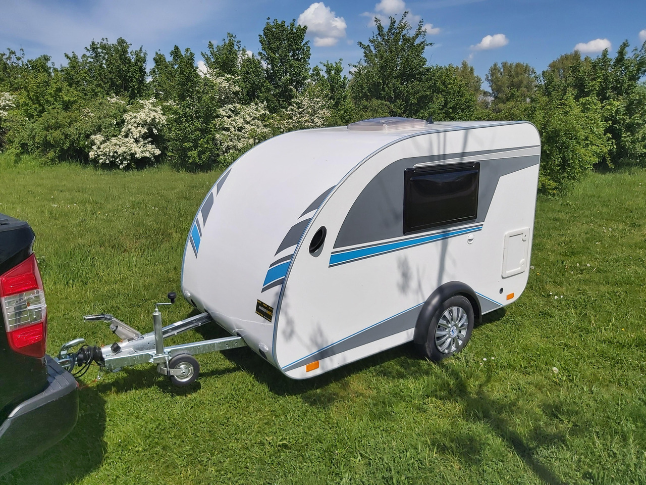 كرفان سحب Mini Camper Mini Tommy TMC25 252x140x121cm aero V1 Küche 12V/230V 100km/H 750kg gebremst Modell 24: صور 14