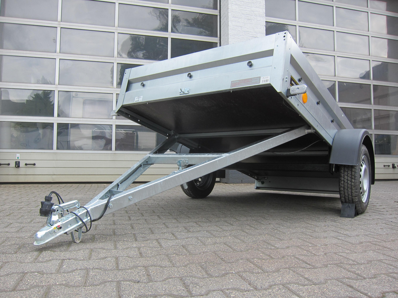 PKW Anhänger Trailstar Pratik 236 236x129x30cm ankippbar (XS) 750kg Mai Aktion - مقطورة دراجة نارية: صور 5 PKW Anhänger Trailstar Pratik 236 236x129x30cm ankippbar (XS) 750kg Mai Aktion - مقطورة دراجة نارية: صور 5