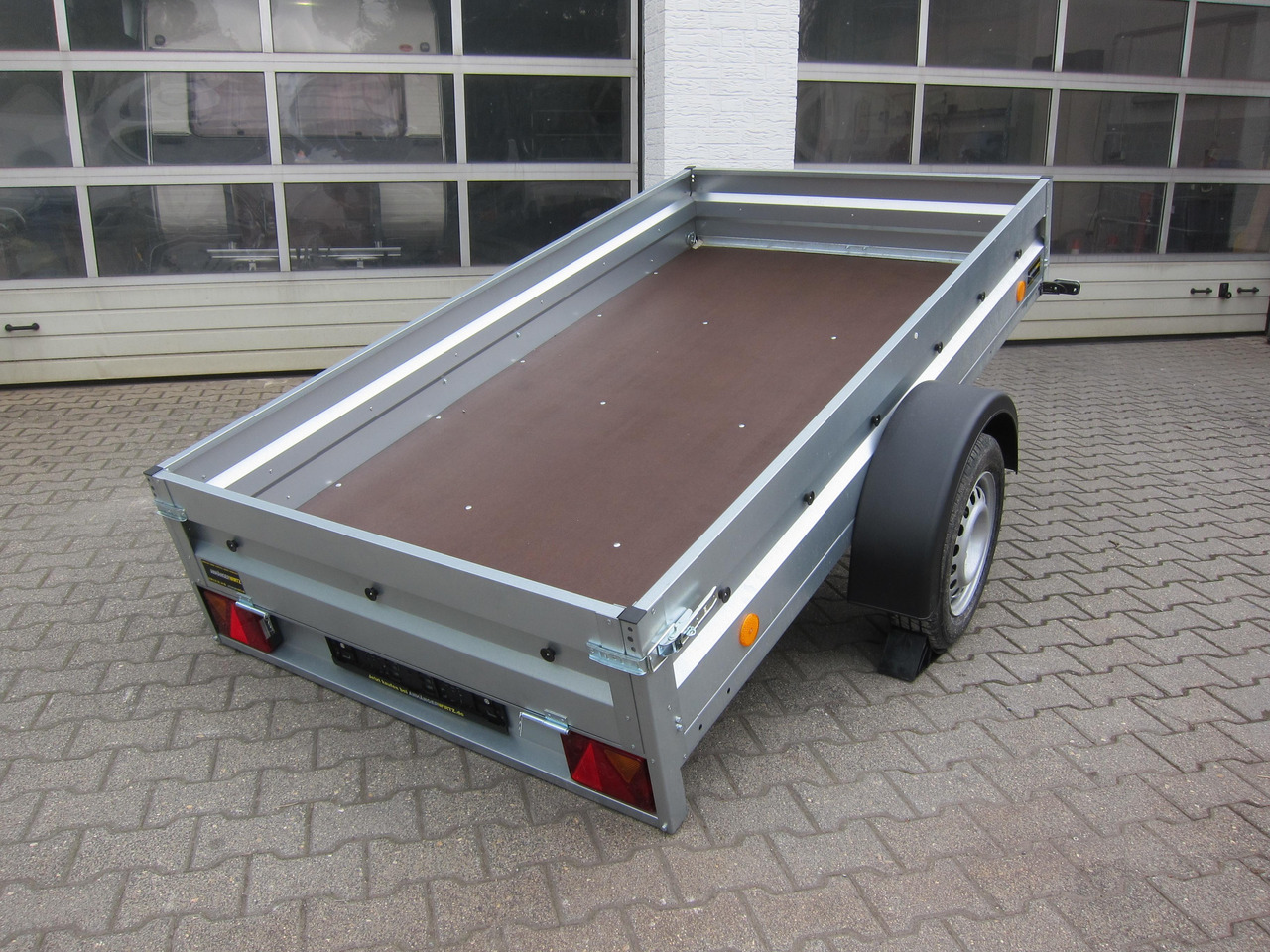 PKW Anhänger Trailstar Pratik 236 236x129x30cm ankippbar (XS) 750kg Mai Aktion - مقطورة دراجة نارية: صور 3 PKW Anhänger Trailstar Pratik 236 236x129x30cm ankippbar (XS) 750kg Mai Aktion - مقطورة دراجة نارية: صور 3