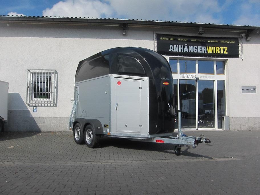 Pferdeanhänger Böckmann Champion R Sattelkammer blackline 2400kg CFF+ 100 km/H Modell 25 - عربة نقل خيل: صور 2 Pferdeanhänger Böckmann Champion R Sattelkammer blackline 2400kg CFF+ 100 km/H Modell 25 - عربة نقل خيل: صور 2
