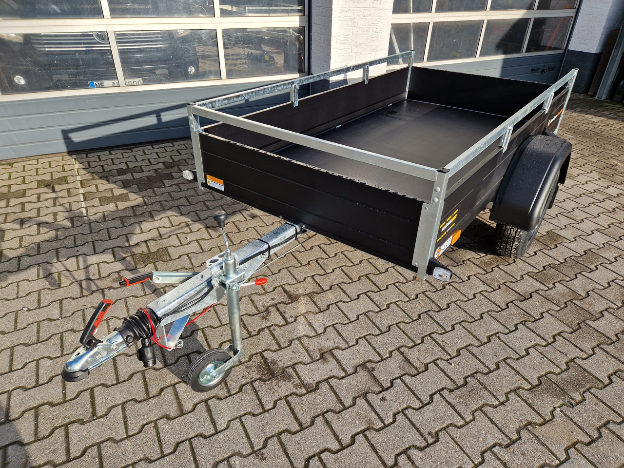 Saris Anhänger DV135 McAlu Pro MP 255x133x43cm blackline (S) 1350kg black deal Aktion - مقطورات السيارات: صور 1 Saris Anhänger DV135 McAlu Pro MP 255x133x43cm blackline (S) 1350kg black deal Aktion - مقطورات السيارات: صور 1