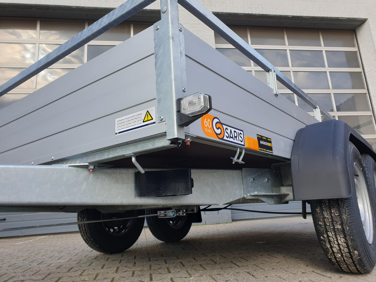 Saris Anhänger FW2700 McAlu Pro 305x153x45cm (M) 2700kg Winter online Aktion - مقطورات مسطحة: صور 3 Saris Anhänger FW2700 McAlu Pro 305x153x45cm (M) 2700kg Winter online Aktion - مقطورات مسطحة: صور 3