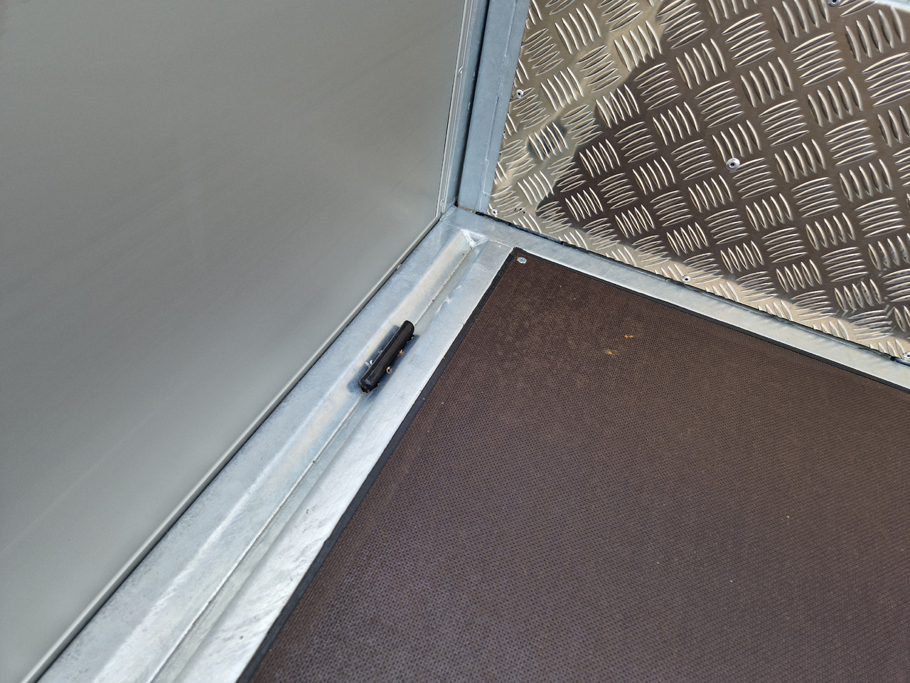 قلابة مقطورة Variant Maschinentransporter 3553 UX Maxi Load LED Tridem Parabelfeder 3500kg Modell 2024: صور 8