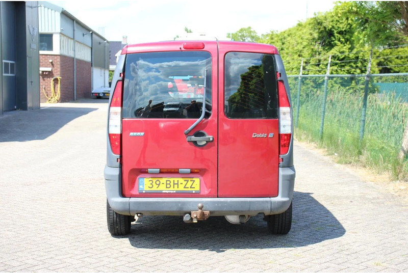 Fiat Doblò Cargo 1.9 JTD SCHUIFDEUR - فان: صور 4 Fiat Doblò Cargo 1.9 JTD SCHUIFDEUR - فان: صور 4