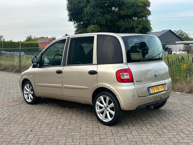 Fiat Multipla 1.9 EURO 4 DIESEL VAN - فان المدمجة: صور 3 Fiat Multipla 1.9 EURO 4 DIESEL VAN - فان المدمجة: صور 3