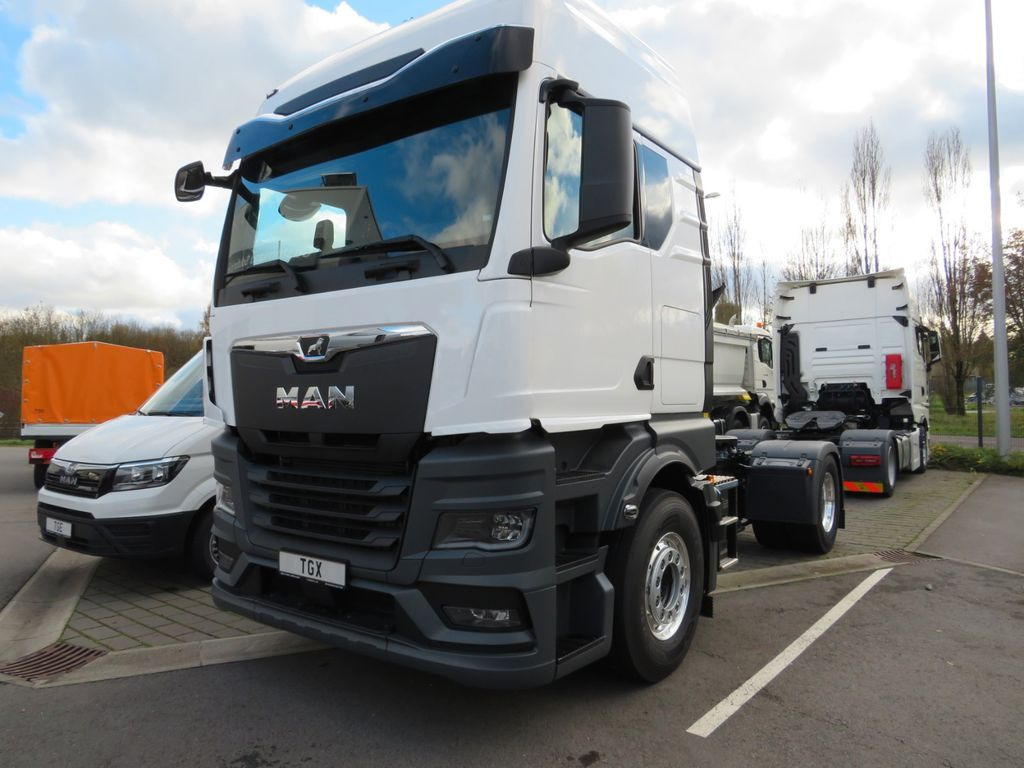MAN TGX 18.520 4x2 LL SA - شاحنة جرار: صور 2 MAN TGX 18.520 4x2 LL SA - شاحنة جرار: صور 2