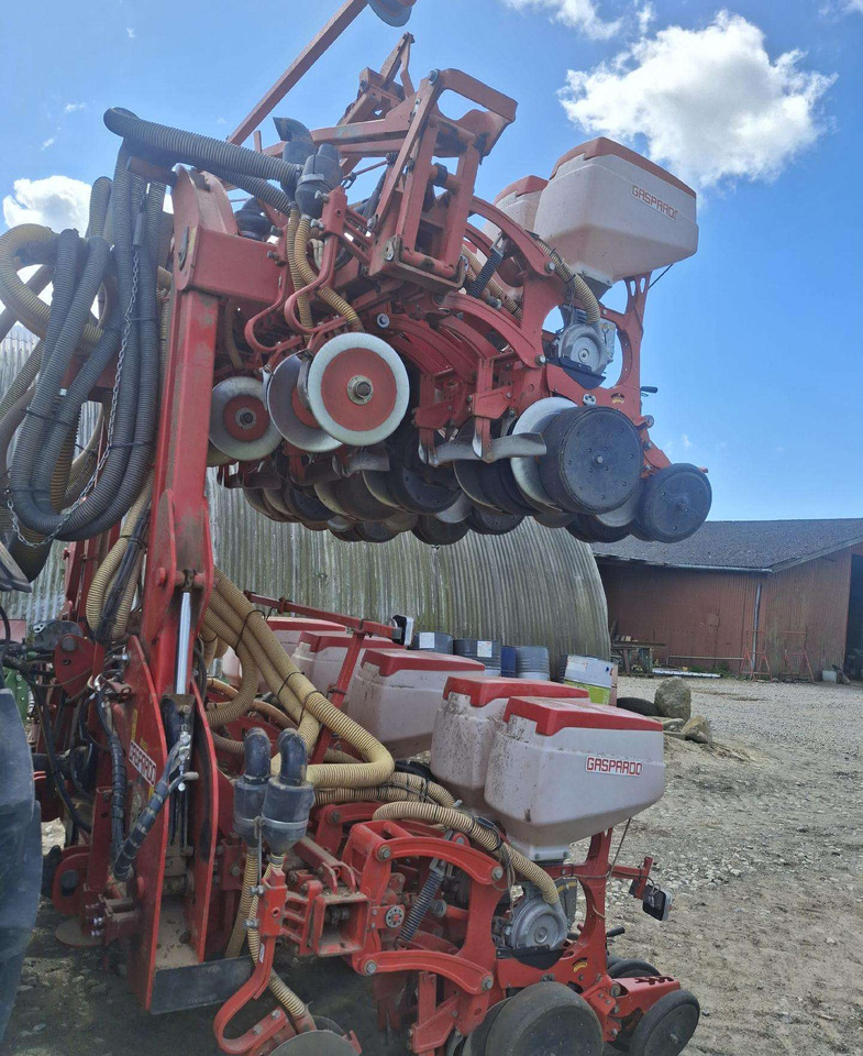 Gaspardo MTI 12 - وضع البذور فى خطوط: صور 1 Gaspardo MTI 12 - وضع البذور فى خطوط: صور 1