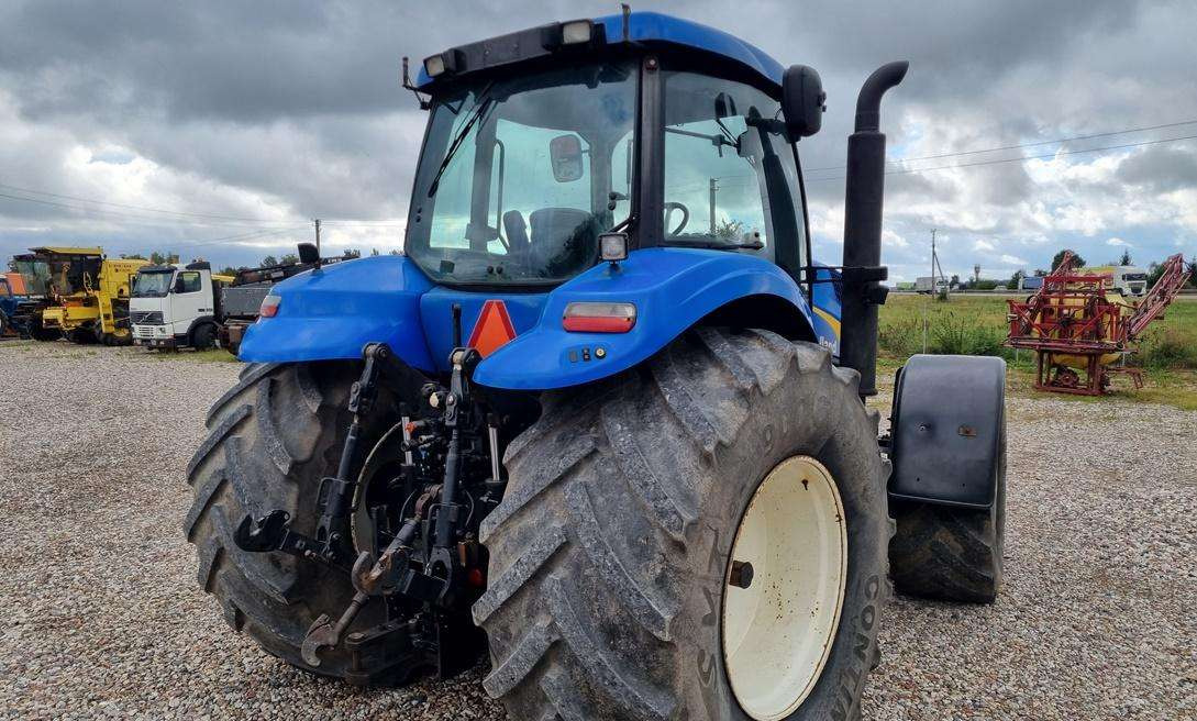 New Holland T8040 - جرار: صور 5 New Holland T8040 - جرار: صور 5