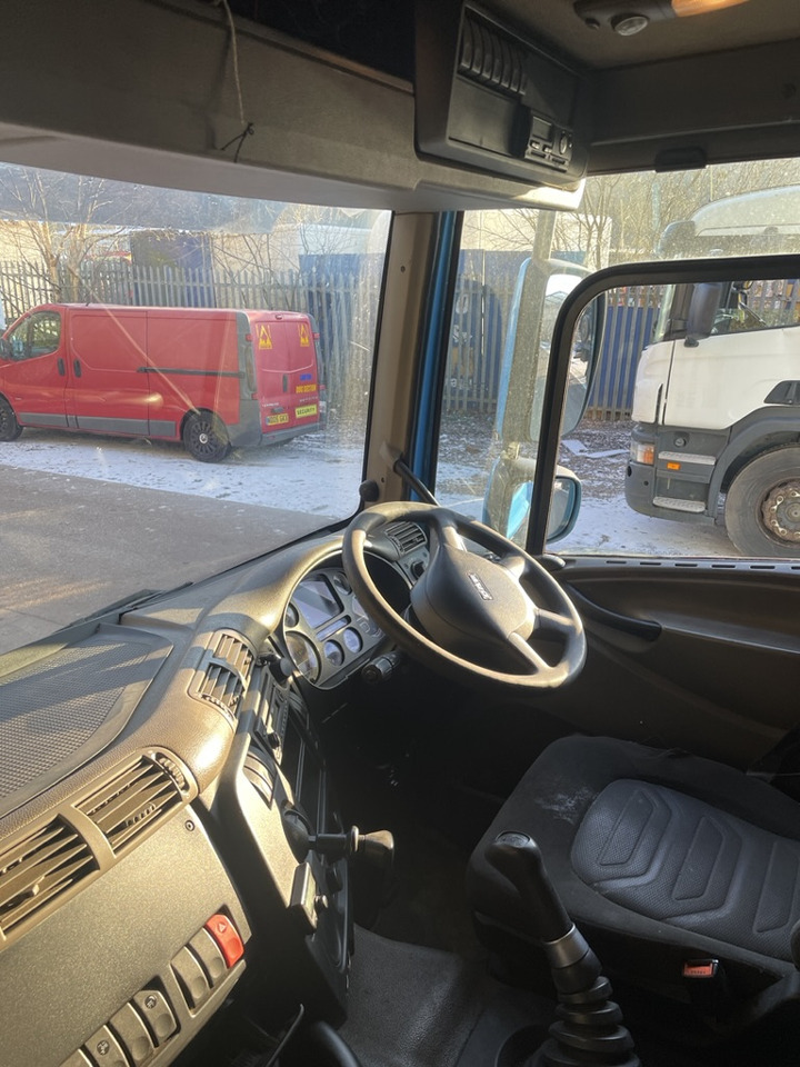 Daf 65CF 220 4x2 Curtain side - شاحنة ستارة: صور 5 Daf 65CF 220 4x2 Curtain side - شاحنة ستارة: صور 5