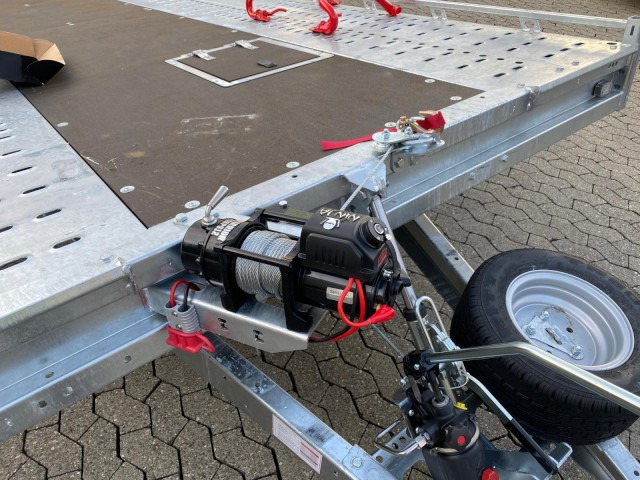 Brian James T6 Transporter, 230-6553, 5500 x 2220 mm, 3,5 to. kippbar mit Auffahrrampe - شاحنة نقل سيارات مقطورة: صور 3 Brian James T6 Transporter, 230-6553, 5500 x 2220 mm, 3,5 to. kippbar mit Auffahrrampe - شاحنة نقل سيارات مقطورة: صور 3