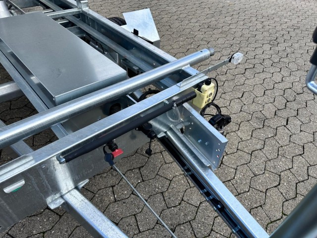 Humbaur 3-Seitenkipper HTK 2700.27 E-Pumpe Alu, 2670 x 1500 x 350 mm, 2,7 to. - قلابة مقطورة: صور 3 Humbaur 3-Seitenkipper HTK 2700.27 E-Pumpe Alu, 2670 x 1500 x 350 mm, 2,7 to. - قلابة مقطورة: صور 3