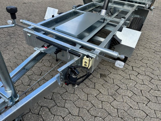 Humbaur 3-Seitenkipper HTK 2700.27 E-Pumpe Alu, 2670 x 1500 x 350 mm, 2,7 to. - قلابة مقطورة: صور 4 Humbaur 3-Seitenkipper HTK 2700.27 E-Pumpe Alu, 2670 x 1500 x 350 mm, 2,7 to. - قلابة مقطورة: صور 4