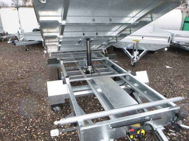 Humbaur 3-Seitenkipper HTK 3000.31 Alu, mit Laubgitteraufsatz, 3140 x 1750 x 350 mm, 3,0 to. - قلابة مقطورة: صور 4 Humbaur 3-Seitenkipper HTK 3000.31 Alu, mit Laubgitteraufsatz, 3140 x 1750 x 350 mm, 3,0 to. - قلابة مقطورة: صور 4