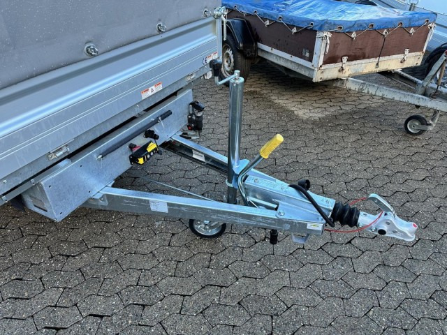 Humbaur 3-Seitenkipper HTK 3500.31 Alu, 3140 x 1750 x 350 mm, 3,5 to. - قلابة مقطورة: صور 4 Humbaur 3-Seitenkipper HTK 3500.31 Alu, 3140 x 1750 x 350 mm, 3,5 to. - قلابة مقطورة: صور 4